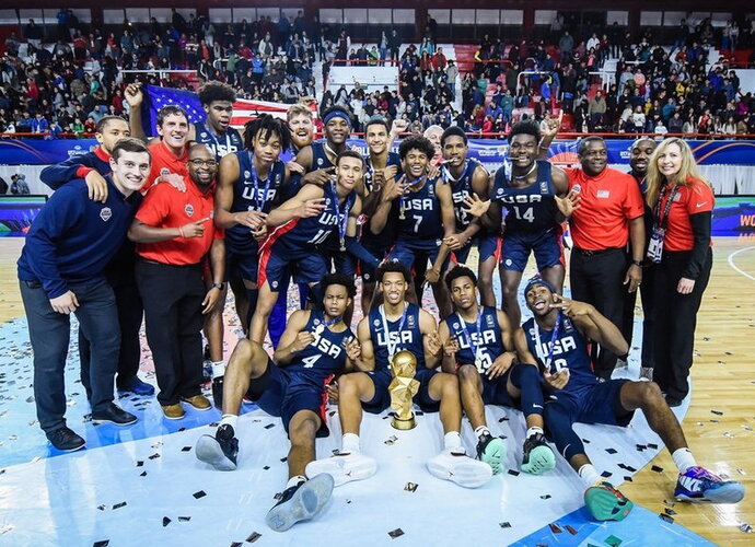JAV septyniolikmečiai varžovų nesigailėjo (FIBA nuotr.)