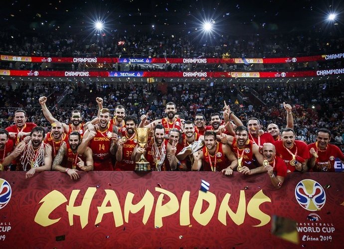 Ispanija skina titulus (FIBA nuotr.)