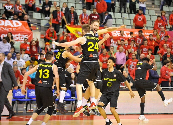 Belgijos klubas švenčia pateiktą staigmeną (FIBA Europe nuotr.)
