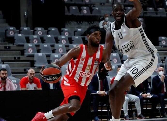 J.Loydas siaučia ne tik Eurolygoje