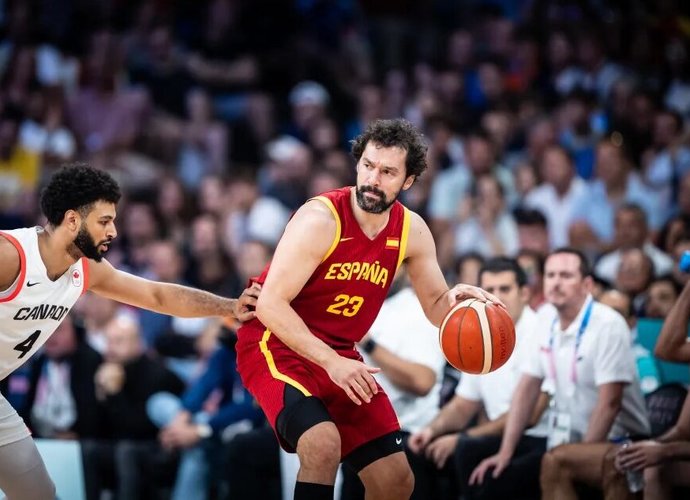 S.Llullas traukiasi (FIBA nuotr.)