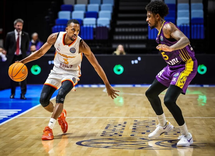 E.McCollumas vedė komandą į priekį (FIBA nuotr.)