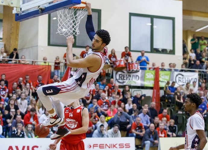 Li.Ballas ,pasak tėvo, kitą sezoną žais NBA (Scanpix nuotr.)