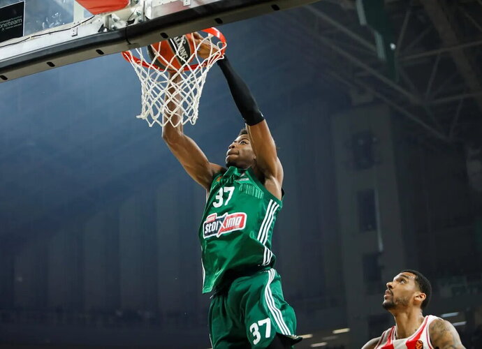 K.Antetokounmpo palieka PAO (Euroleague.net)