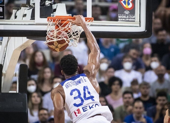 G.Antetokounmpo ne kartą laužė lanką (FIBA Europe nuotr.)