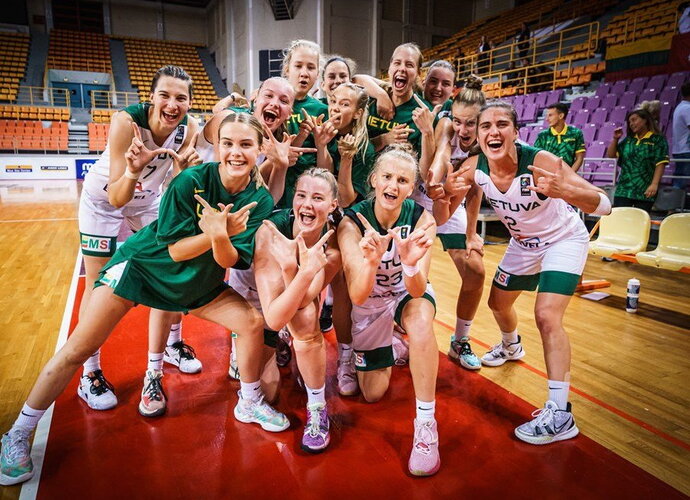 Aštuoniolikmetės žengė į finalą (FIBA Europe nuotr.)