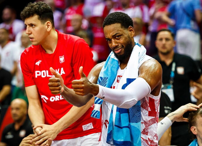 J.Loydas tapo dvikovos didvyriu