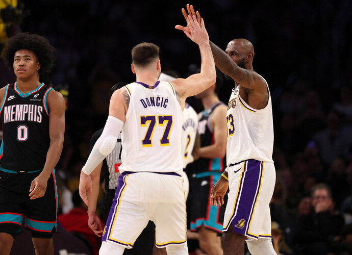 „Lakers“ pasiekė pergalę (Scanpix nuotr.)
