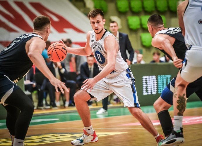 Dž.Slavinskas solidžiai pradėjo sezoną (FIBA Europe nuotr.)