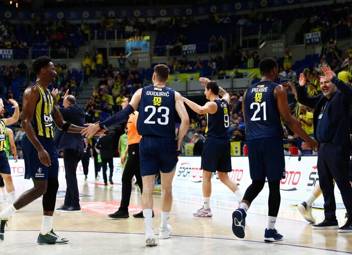 „Fenerbahče“ atkrintamąsias pradėjo pergalingai