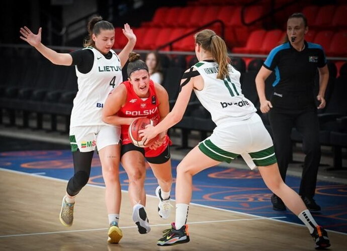 Lenkės įveikė lietuves (FIBA nuotr.)