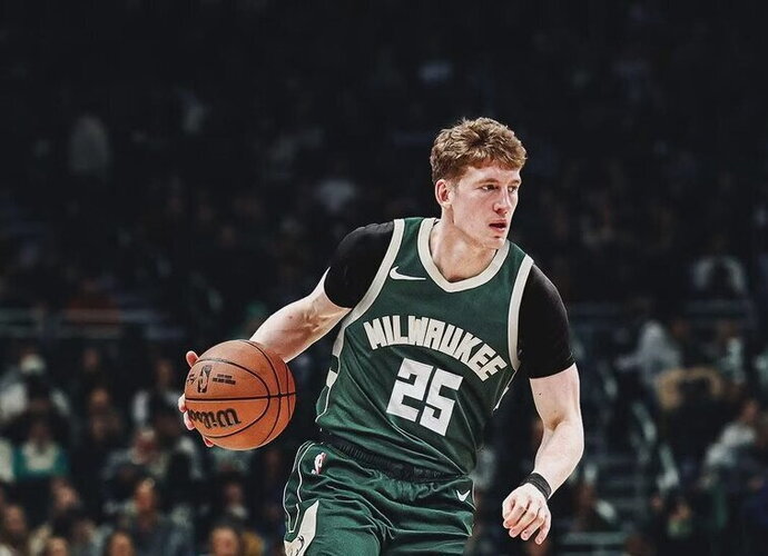 K.Jakučionis sužaidė antrą mačą su „Bucks“ apranga