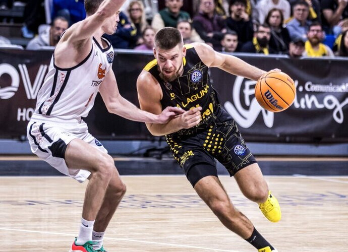 R.Giedraitis prametė visus tritaškius (FIBA nuotr.)