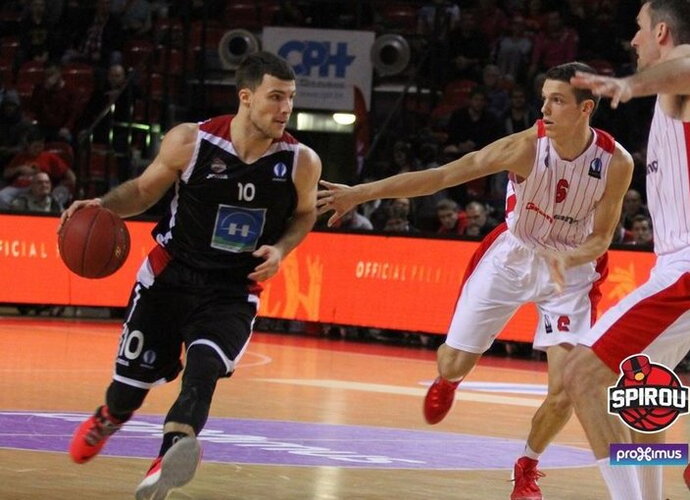 B.Baronas keliasi į UCAM gretas