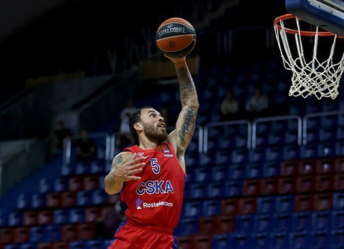 M.Jamesas vedė CSKA į priekį