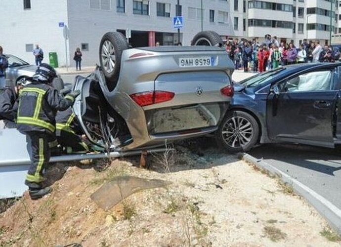 Lietuvių automobilį taranavo moteris