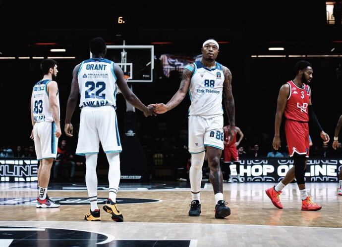 „Turk Telekom“ žengia tolyn (Euroleague.net)