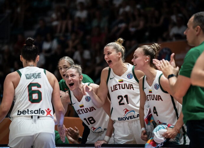 Lietuvės švenčia antrą pergalę (FIBA nuotr.)