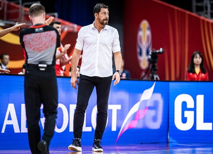 U.Sarica pasigedo iš komandos nusiteikimo (FIBA nuotr.)