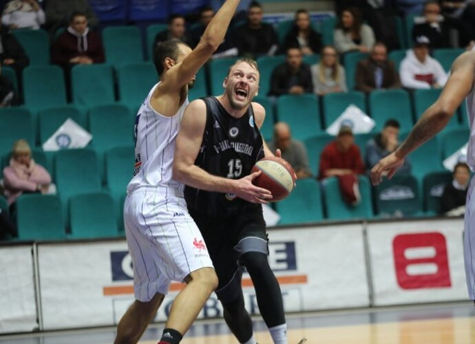 A.Drungilas rungtyniaus Estijos čempionate