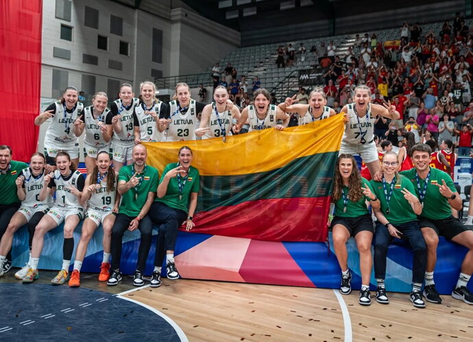 Lietuvės iškovojo sidabrą (FIBA nuotr.)