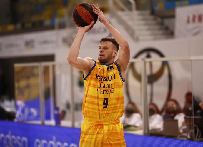 T.Dimša gali likti be atkrintamųjų