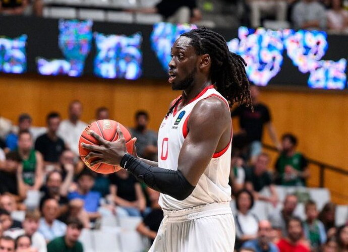 J.Motley dominavo