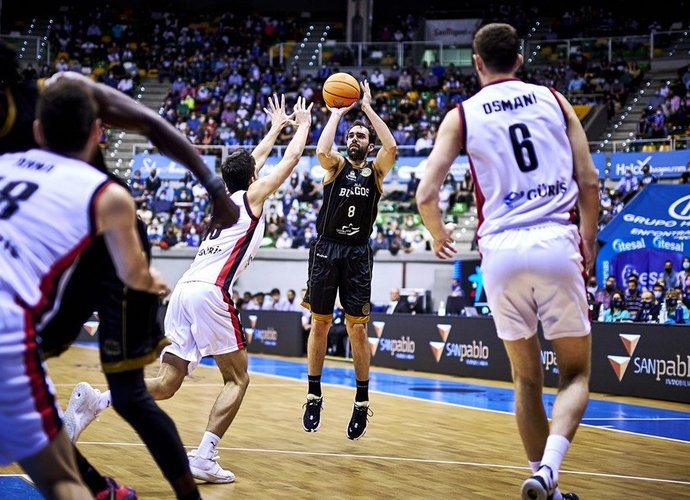 V.Benite vedė savo ekipą į pergalę (FIBA Europe nuotr.)