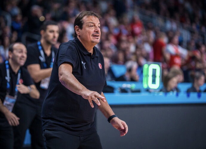 E.Atamanas buvo labai nusivylęs (FIBA nuotr.)