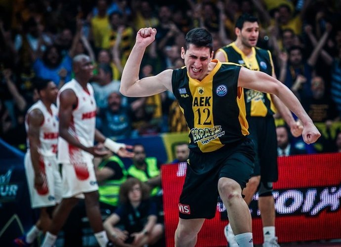 AEK žaidėjai triumfuoja namie (FIBA Europe nuotr.)
