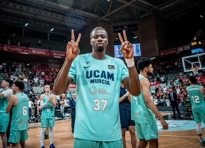 K.Antetokounmpo atsidūrė Pirėjuje