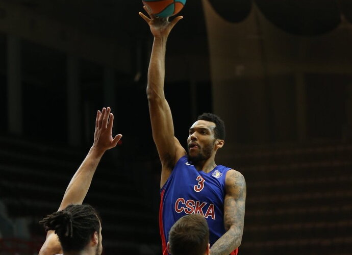 J.Bolomboy'us pelnė 21 tašką