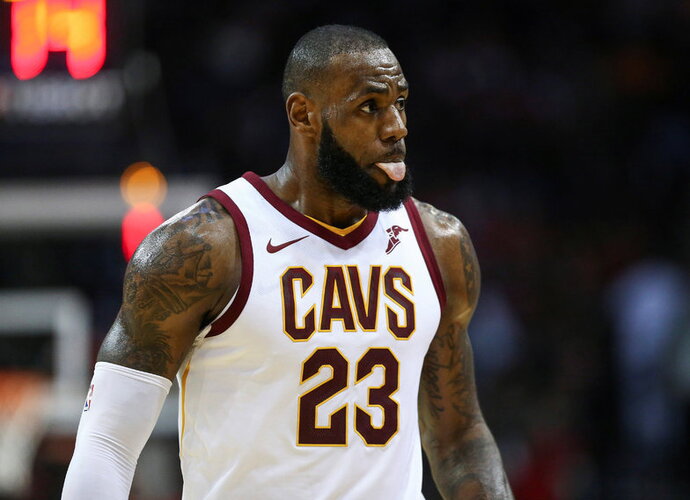 L.Jamesas ir D.Wade'as reikalauja atsakymų (Scanpix nuotr.)