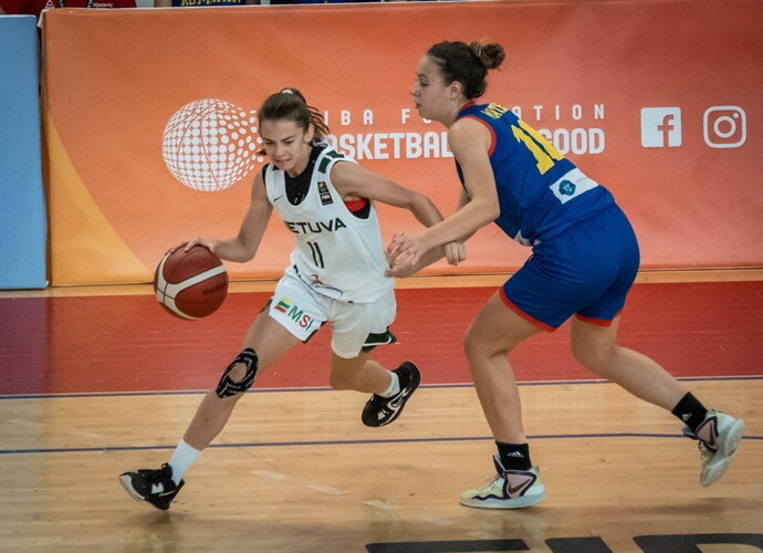 Šešiolikmetės čempionatą baigė pergalingai (FIBA Europe nuotr.)
