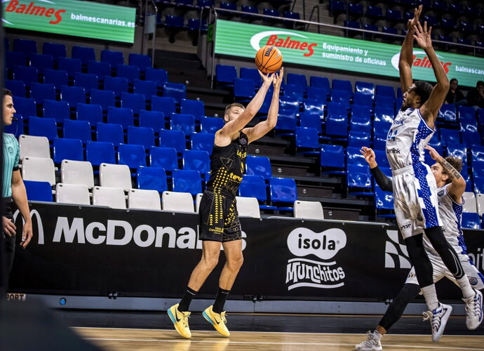 R.Giedraitis smeigė 4 tritaškius (FIBA nuotr.)