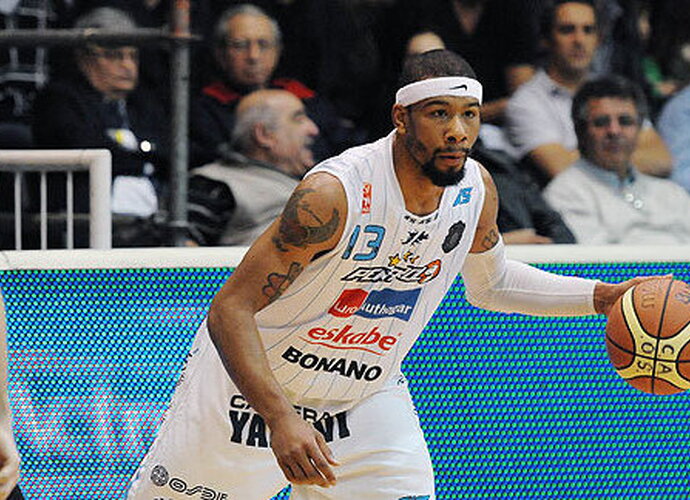 K.Lamonte'as gins Pasvalio komandos garbę (Ligateunafoto.com)