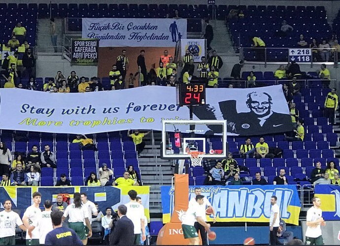 Sirgaliai palaiko trenerį