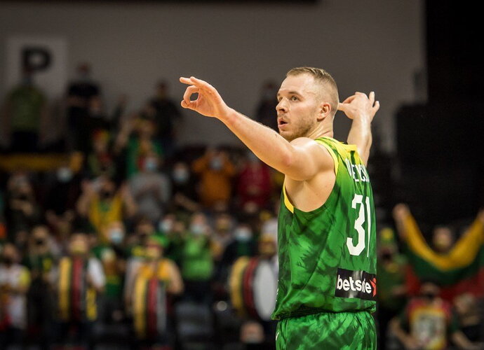 O.Olisevičius surengė svajonių debiutą (FIBA nuotr.)