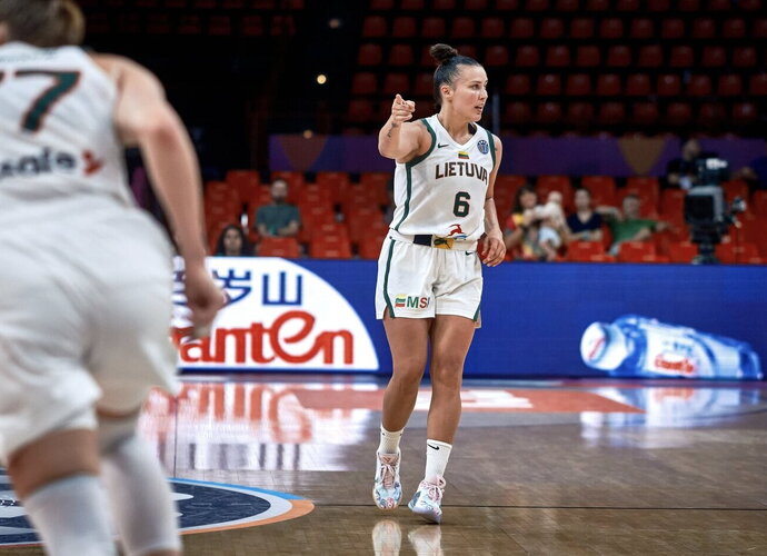 K.Nacickaitė-van der Horst sureagavo į R.Javtoko teiginius (FIBA nuotr.)