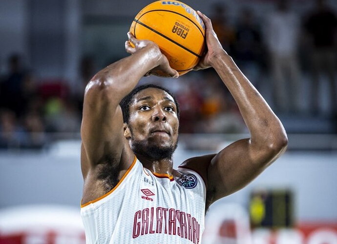 D.McCormackas vedė komandą į pergalę (FIBA nuotr.)