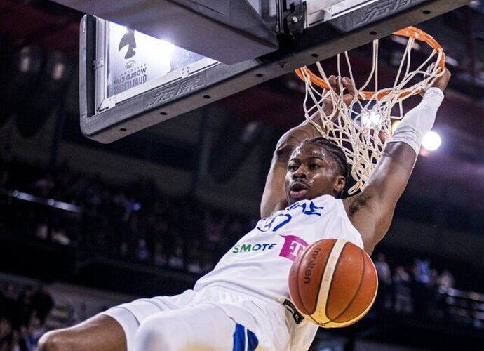 K.Antetokounmpo tempė graikus (FIBA nuotr.)