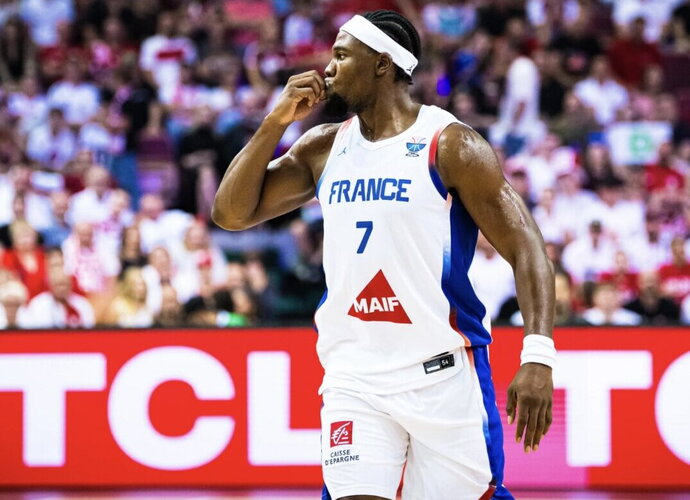 G.Yabusele dominavo (FIBA nuotr.)