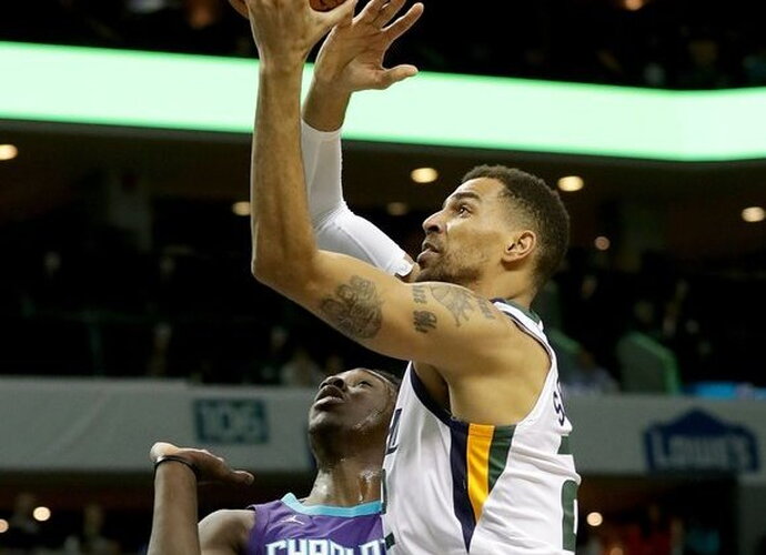 Th.Sefolosha bandys laimę Hjustone (Scanpix nuotr.)