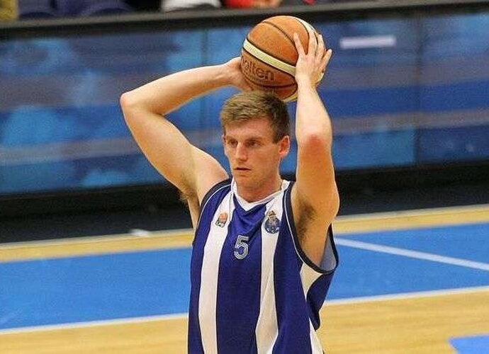 B.Tinsley atvyksta žaisti į Prienus