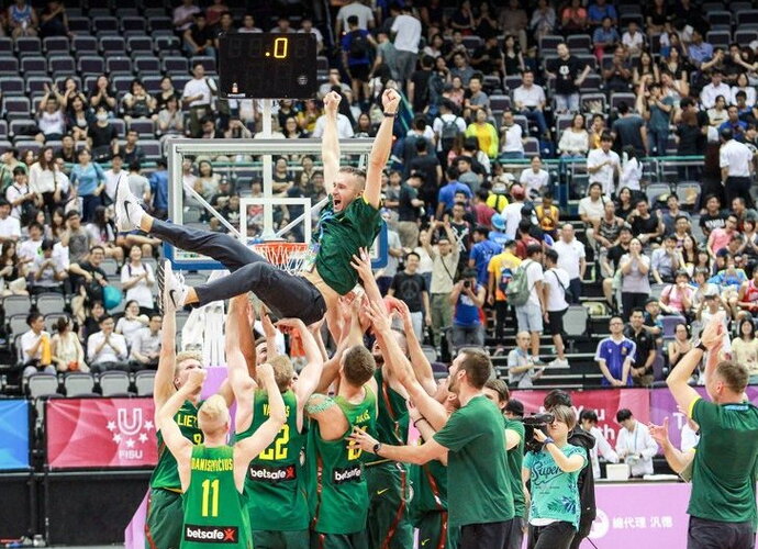 Studentai tapo čempionais
