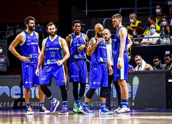 E.Bendžiaus ekipa šventė pergalę (FIBA Europe nuotr.)