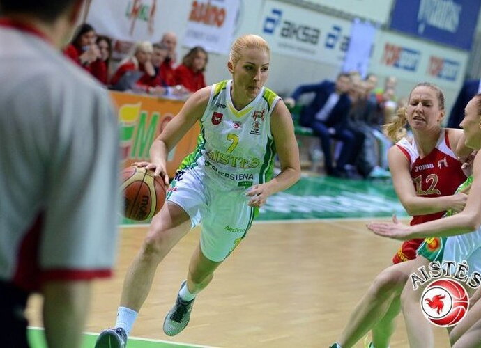 J.Marmienė keliasi į „Hoptrans-Sirenas“ (Foto: Linas Šilkaitis)