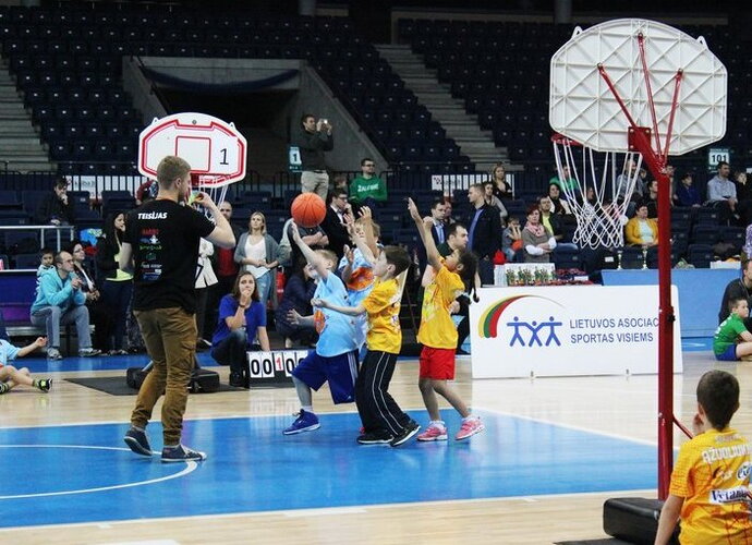 Lietuvos darželinukų čempionato nugalėtojus apdovanojo pats A.Sabonis