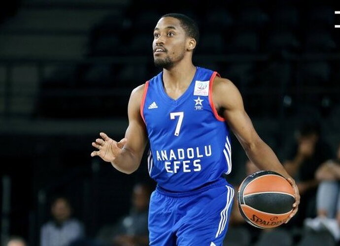 B.Cottonas paliks Stambulą (Anadolu Efes nuotr.)
