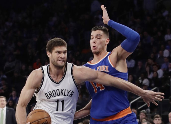 B.Lopezas dar kartą nuskriaudė „Knicks“ (Scanpix nuotr.)